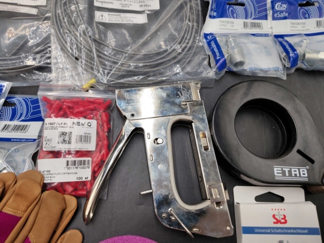 1472874-5 Blandat parti – arbets- och installationsmaterial, handverktyg, pneumatik