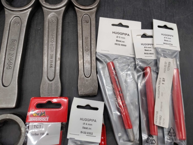 1472875-5 Tools, 16 pcs - impact wrenches, chisels, scriber, snap-off blade