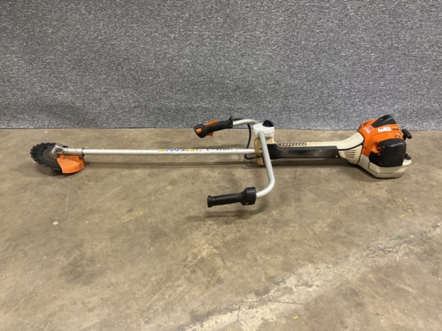 1431715-1 Röjsåg - Stihl FS 490 C (Reparationsobjekt)