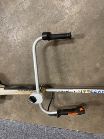 1431715-5 Röjsåg - Stihl FS 490 C (Reparationsobjekt)