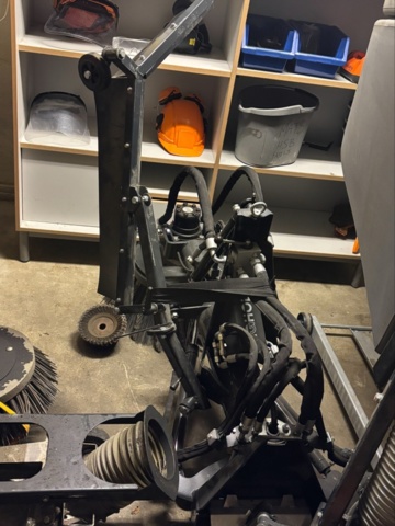 1411409-40 Redskapsbärare med tillbehör – Egholm City Ranger 2260 -2022, endast 360 h