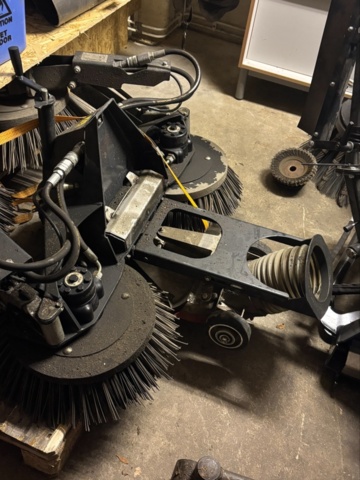 1411409-41 Redskapsbärare med tillbehör – Egholm City Ranger 2260 -2022, endast 360 h