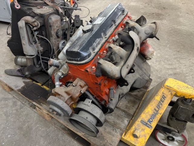 1404412-5 V8 engine with associated straight-engine - Chevrolet 305