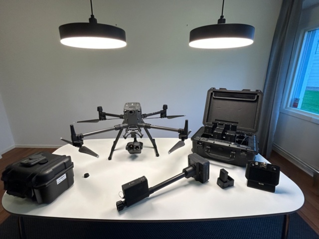 1411410-3 Drönare med tillbehör - DJI Matrice 300 RTK - 2020, få flygtimmar