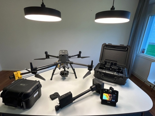 1411410-1 Drönare med tillbehör - DJI Matrice 300 RTK - 2020, få flygtimmar