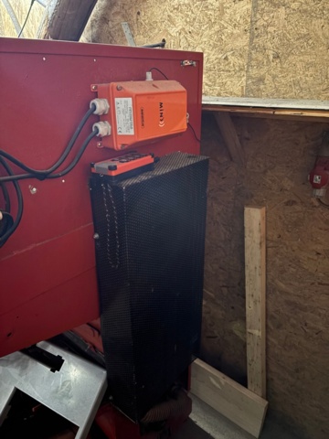 1404414-6 Loose wool machine with petrol engine – unknown make/model