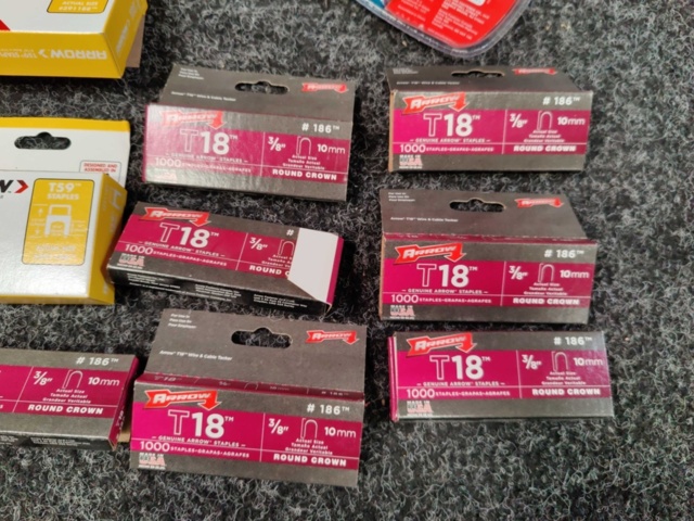 1475542-6 Staple gun & staples