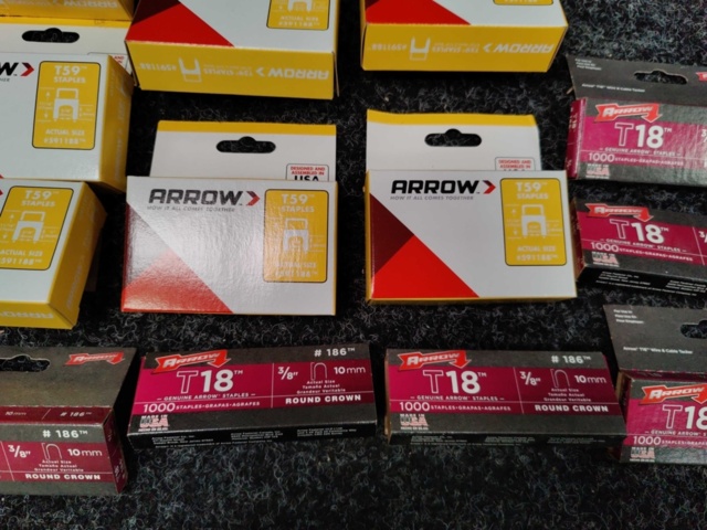 1475542-7 Staple gun & staples