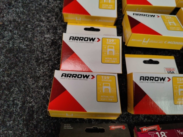 1475542-8 Staple gun & staples