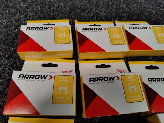 1475542-10 Staple gun & staples