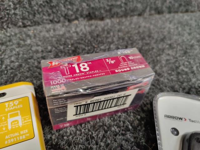 1475542-11 Staple gun & staples