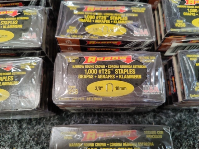 1475650-16 Charging cables, cooling gel, fiber cement scissors and staples