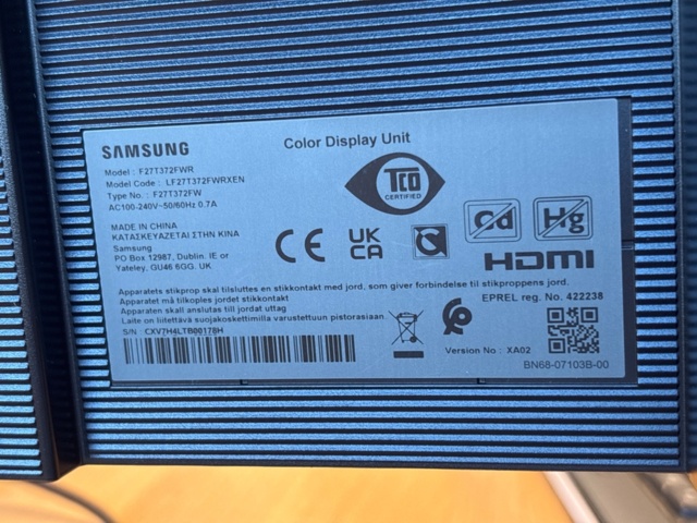 1368226-7 Office furniture - Desks, screens, chairs, etc.