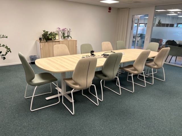 1368235-1 Conference furniture - Kinnarps