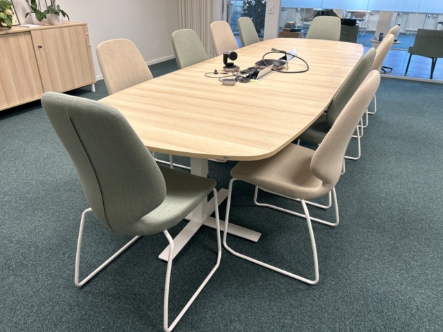 1368235-2 Conference furniture - Kinnarps