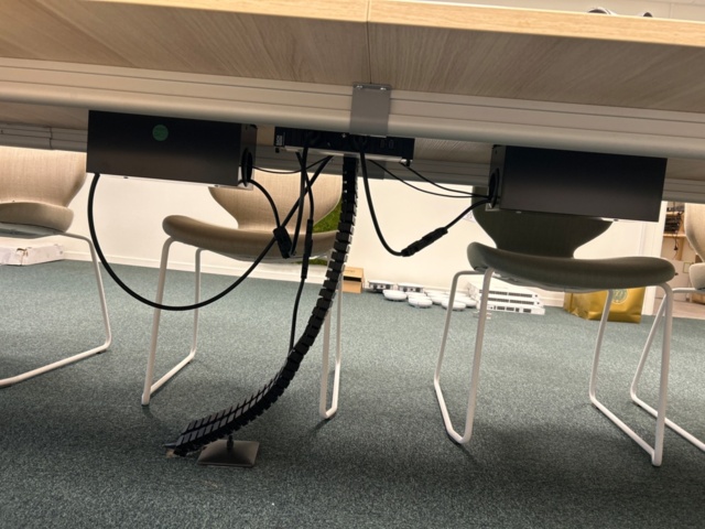 1368235-5 Conference furniture - Kinnarps