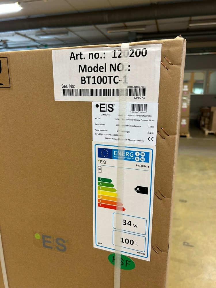 1475728-2 9 kW luft/vatten värmepump från Energy Save, ansluts till befintligt värmesystem.K64
