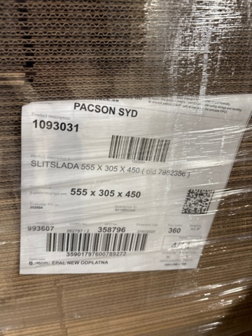 1368245-11 Pallets approx. 13 pcs with packaging material