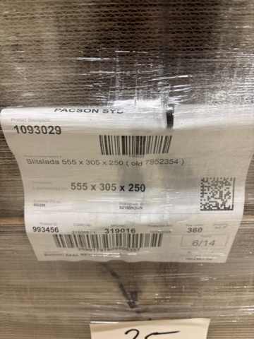 1368248-4 Pallar 17 st med slitslådor