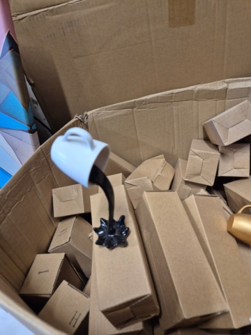 1351392-98 Lager med heminredning