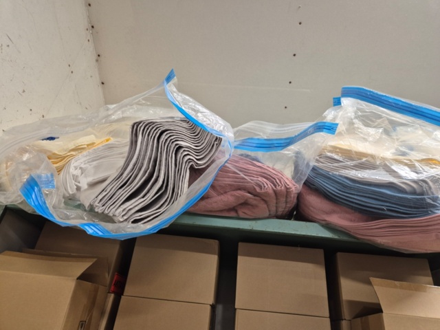 1351392-100 Lager med heminredning