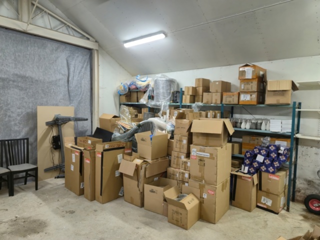 1351392-1 Lager med heminredning