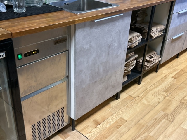 1457457-2 Workbench with two sinks, cabinets and shelves