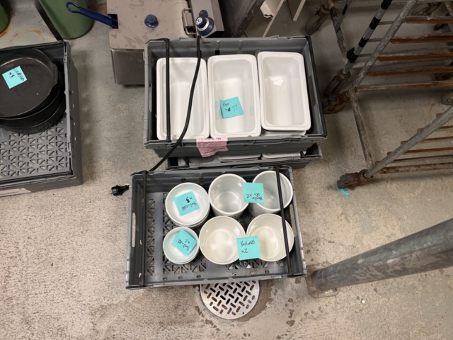 1421714-4 Porslinsskålar i olika utföranden