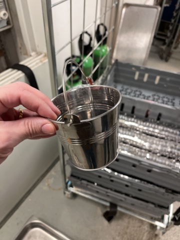 1421721-2 Små hinkar ca 470 st