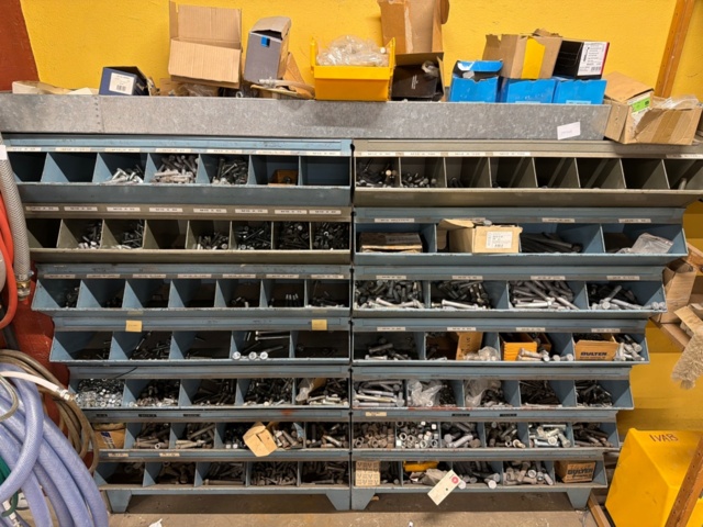 1449403-1 Shelf with contents - Bolts, nuts, etc.