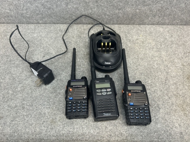 1454805-1 Kommunikationsradios med laddare - Baofeng & Zodiac