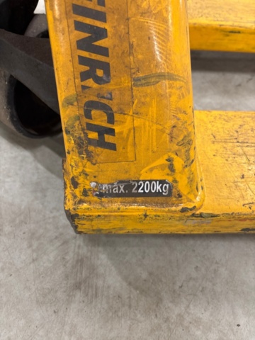 1368284-3 Pallet trucks, storage trolleys, ladders and garbage bag holders