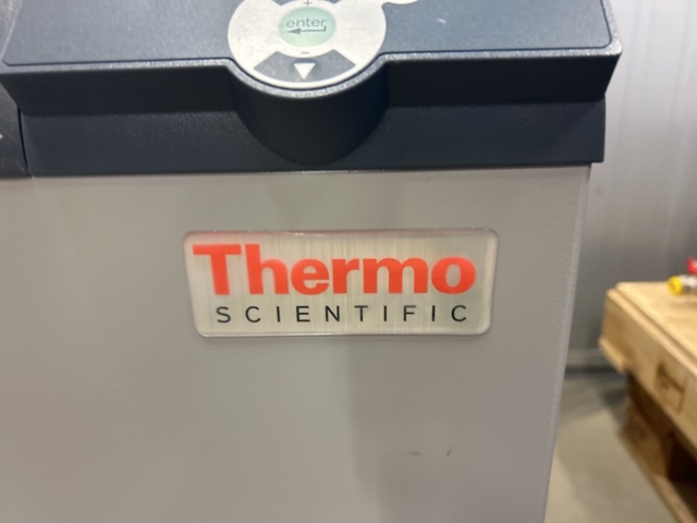 1435647-5 ICP-MS-analysutrustning med kylaggregat, vakuumpump och dator – Thermo Scientific iCAP TQe