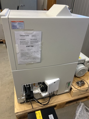 1435647-14 ICP-MS-analysutrustning med kylaggregat, vakuumpump och dator – Thermo Scientific iCAP TQe