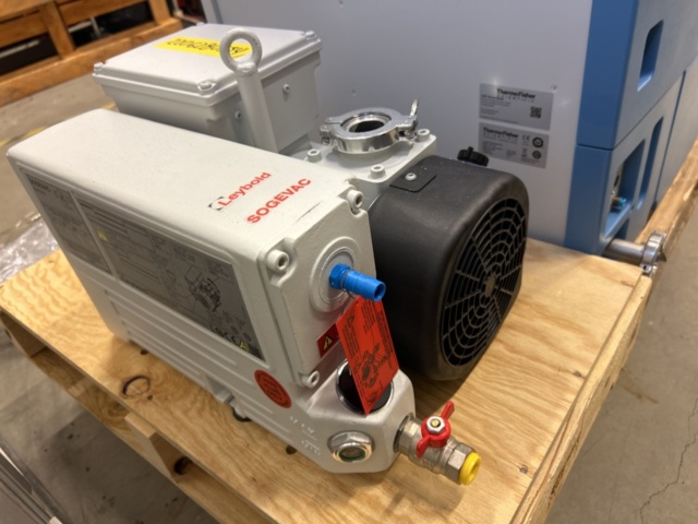 1435647-20 ICP-MS-analysutrustning med kylaggregat, vakuumpump och dator – Thermo Scientific iCAP TQe