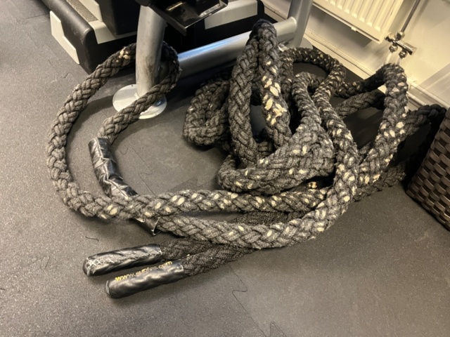 1424012-9 Träningsredskap - Medicinbollar, viktvästar, m.m.