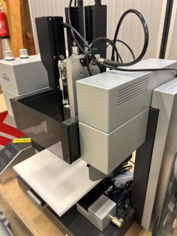 1435649-7 Utrustning för kontaktvinkel- och tensiometrimätning – KRÜSS DSA100E med krafttensiometer