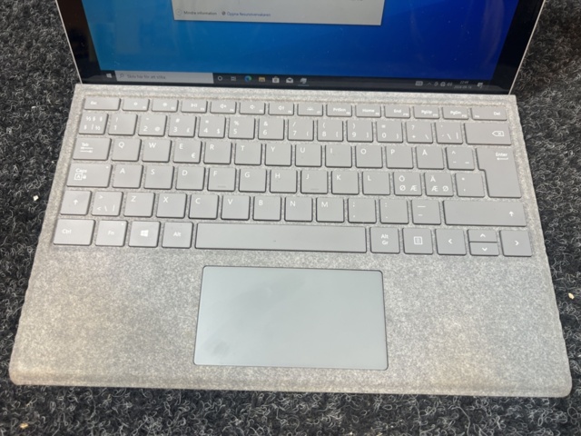 1384652-3 Surfplatta med tangentbord - Microsoft Surface Pro