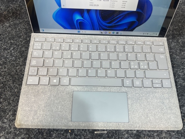 1384653-2 Surfplatta med tangentbord - Microsoft Surface Pro