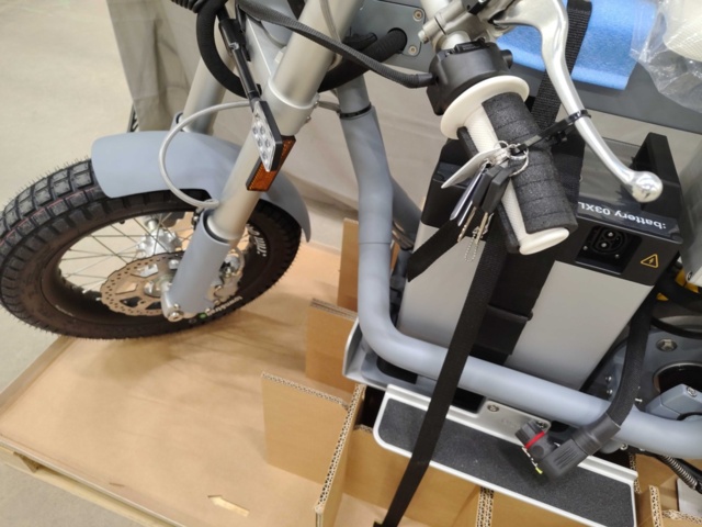 1476140-3 Elmotorcykel – Ridecake Ösa+ grey EU, 90 km/h, 111 km räckvidd