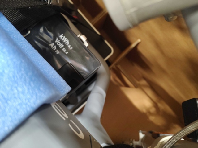 1476140-7 Elmotorcykel – Ridecake Ösa+ grey EU, 90 km/h, 111 km räckvidd