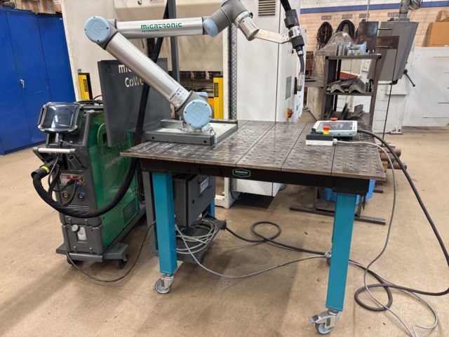 1476175-1 Universal Robots UR10 robotsvetscell med Migatronic svets