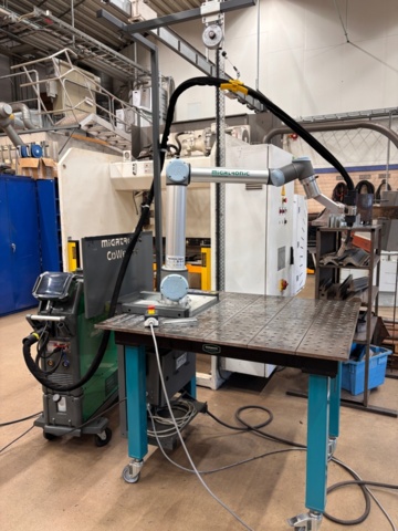 1476175-2 Universal Robots UR10 robotsvetscell med Migatronic svets