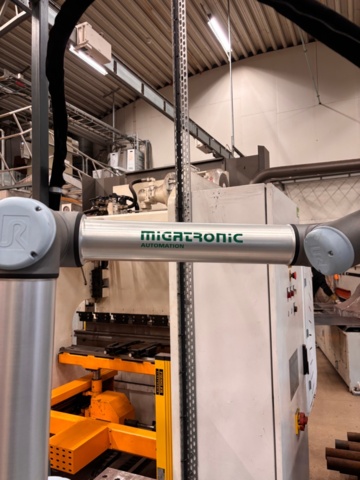 1476175-5 Universal Robots UR10 robotsvetscell med Migatronic svets