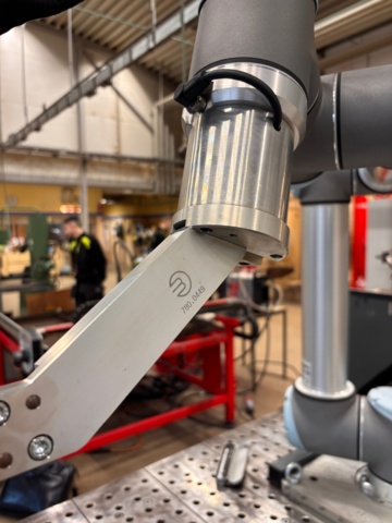 1476175-7 Universal Robots UR10 robotsvetscell med Migatronic svets