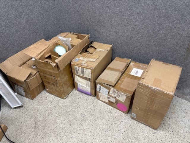 1436489-7 Lot of approx. 170 fluorescent tubes and lighting - Mixed makes and models