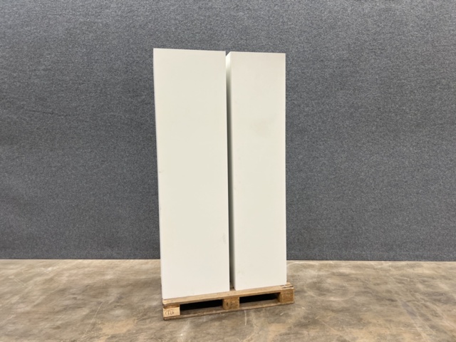 1476629-1 2 wardrobes / tall cabinets