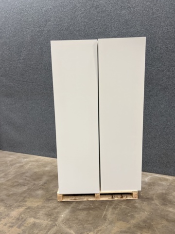 1476630-2 2 wardrobes / tall cabinets