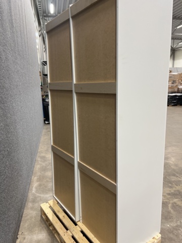 1476630-3 2 wardrobes / tall cabinets