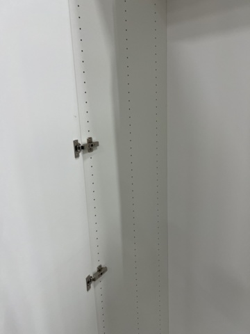 1476630-6 2 wardrobes / tall cabinets